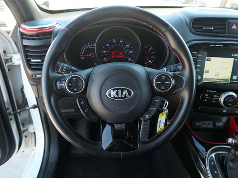 Used 2014 Kia Soul + FWD image 22