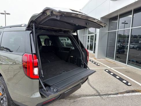 Used 2025 Ford Expedition Tremor AWD/4WD image 19