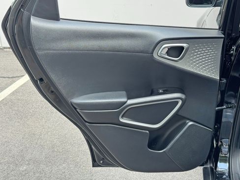 Used 2021 Kia Soul LX FWD image 34