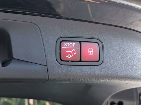 Used 2021 Mercedes-Benz GLA 250 w/ Premium Package image 13