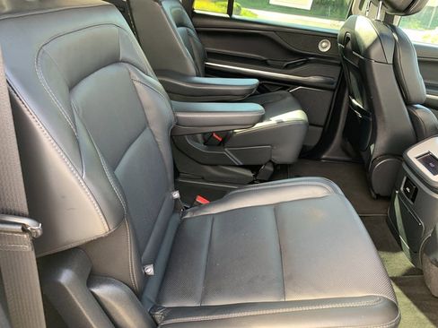 Certified 2025 Lincoln Navigator L Reserve AWD/4WD image 16