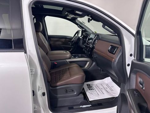 Used 2024 Nissan Titan Platinum Reserve w/ Moonroof Package AWD/4WD image 10