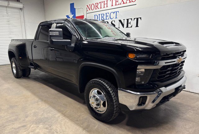 Used 2024 Chevrolet Silverado 3500 LT w/ Safety Package AWD/4WD image 3