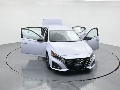 Used 2023 Nissan Altima 2.5 SR image 46