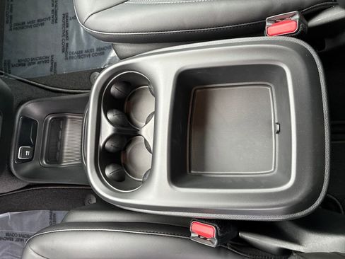 New 2026 Chrysler Pacifica Select w/ S Appearance Package image 25