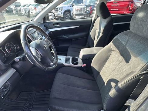 Used 2013 Subaru Outback 2.5i Premium w/ Popular Pkg 1A image 9