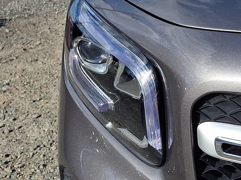 Used 2021 Mercedes-Benz GLB 250 4MATIC image 34