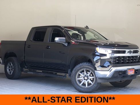 Used 2022 Chevrolet Silverado 1500 LT w/ Z71 Off-Road Package AWD/4WD image 2