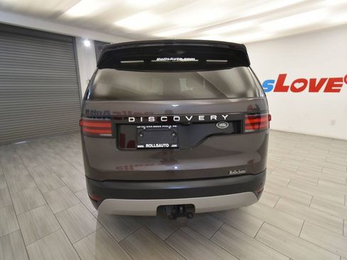 Used 2023 Land Rover Discovery S AWD/4WD image 4