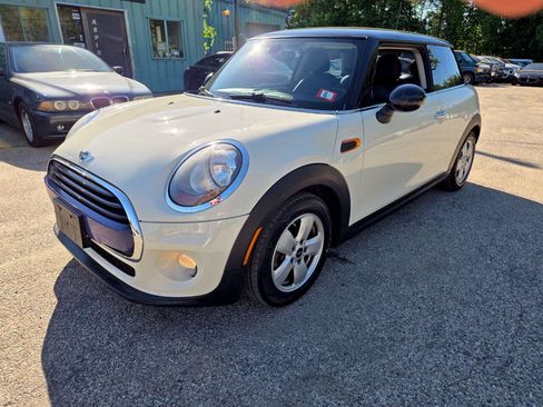 Used 2017 MINI Cooper 2-Door Hardtop FWD image 3