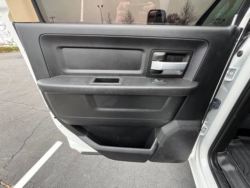 Used 2019 RAM 3500 Tradesman w/ Chrome Appearance Group image 18