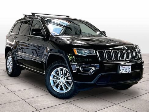 Used 2021 Jeep Grand Cherokee Laredo AWD/4WD image 2