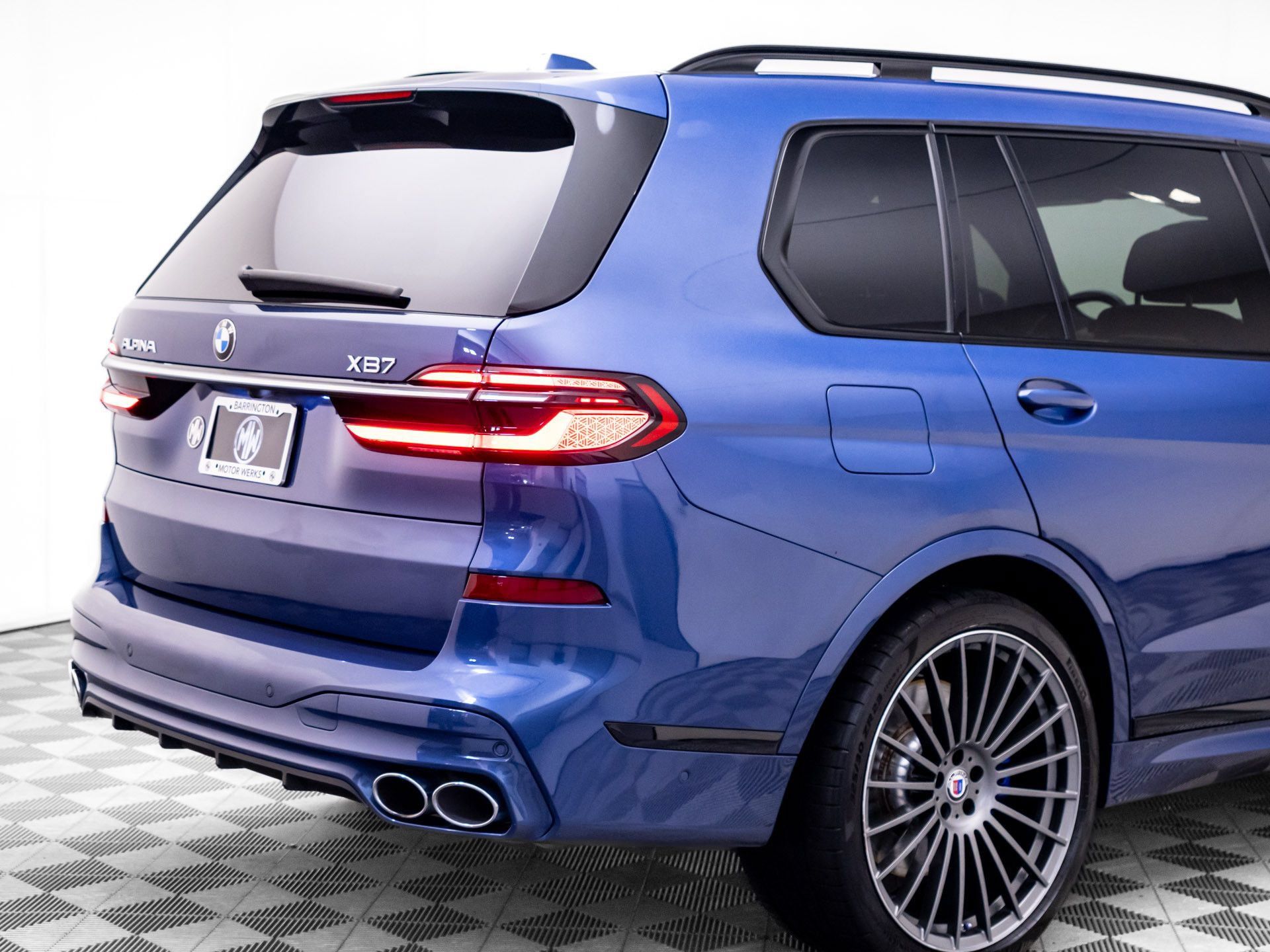 Used 2024 BMW ALPINA XB7 AWD/4WD image 43
