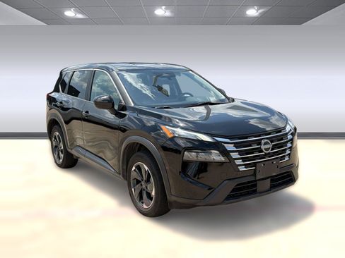 Used 2024 Nissan Rogue SV AWD/4WD image 7