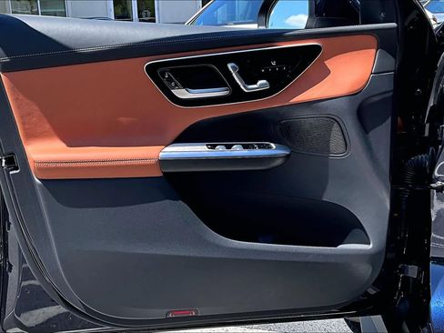 Used 2024 Mercedes-Benz GLC 300 4MATIC image 22