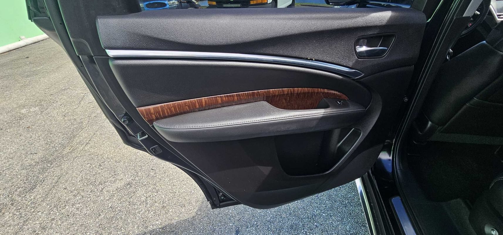 Used 2017 Acura MDX FWD image 19