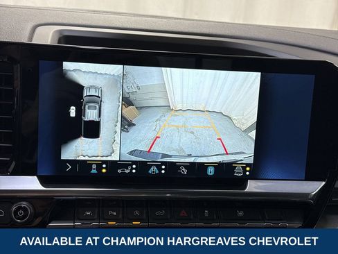 Used 2023 Chevrolet Silverado 1500 High Country w/ Technology Package image 19