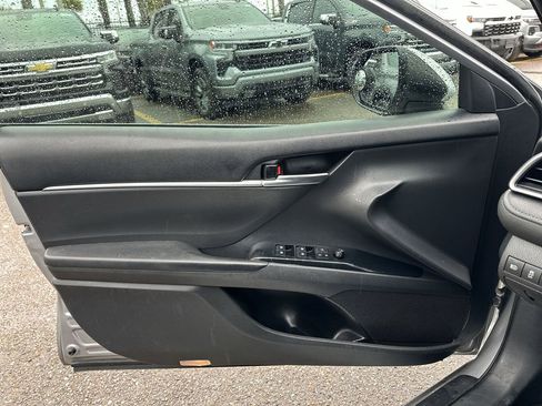 Used 2019 Toyota Camry SE image 28
