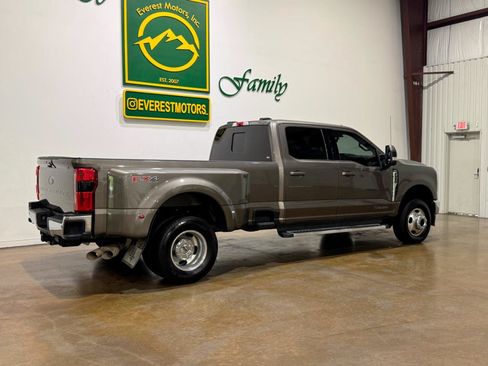 Used 2023 Ford F350 Lariat AWD/4WD image 3