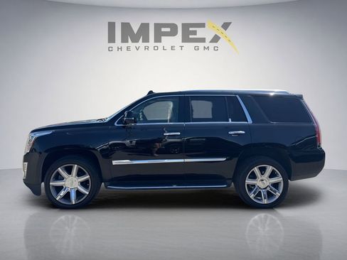 Used 2018 Cadillac Escalade Premium Luxury AWD/4WD image 2