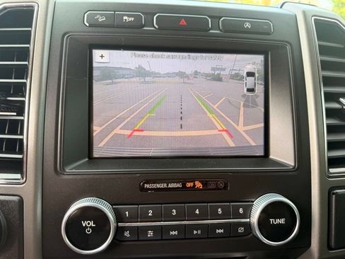 Used 2018 Ford Expedition Max XLT w/ Equipment Group 202A AWD/4WD image 24