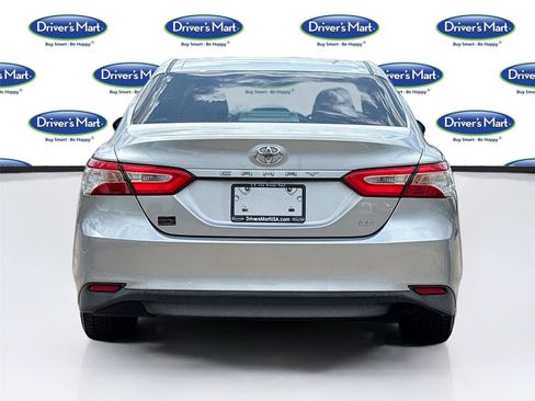 Used 2018 Toyota Camry LE FWD image 6
