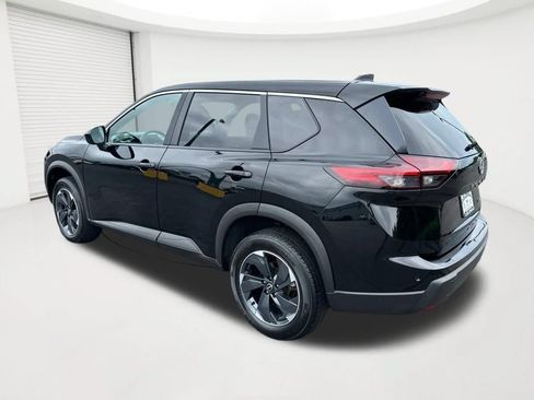 Used 2024 Nissan Rogue SV AWD/4WD image 7