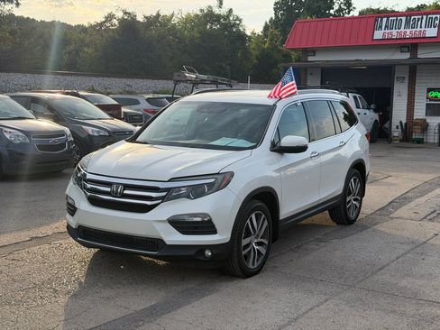 Used 2016 Honda Pilot Touring image 1