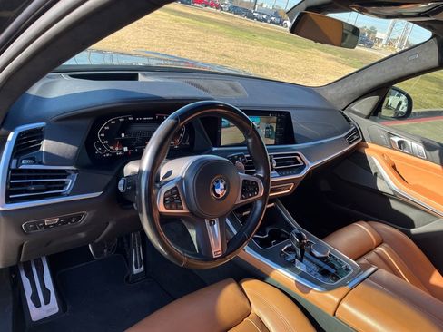 Used 2022 BMW X7 M50i w/ Cold Weather Package image 15