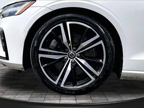 Used 2019 Volvo S60 T6 R-Design AWD/4WD image 38