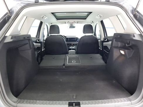 Used 2023 Volkswagen Taos SE w/ Panoramic Sunroof Package AWD/4WD image 34