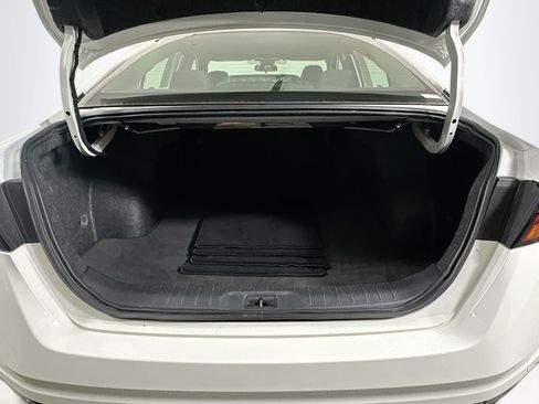 Used 2025 Nissan Altima 2.5 SV FWD image 27