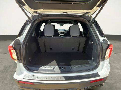 New 2026 Ford Explorer ST-Line AWD/4WD image 18