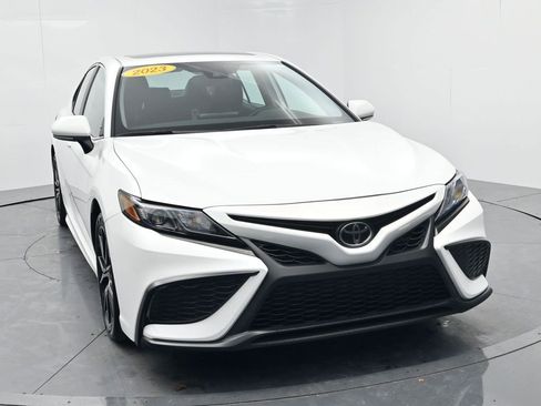 Used 2023 Toyota Camry SE w/ Audio Upgrade Package image 2