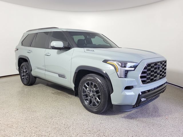 Used 2025 Toyota Sequoia Platinum AWD/4WD image 4