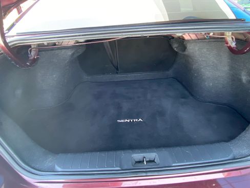Used 2022 Nissan Sentra SV FWD image 6