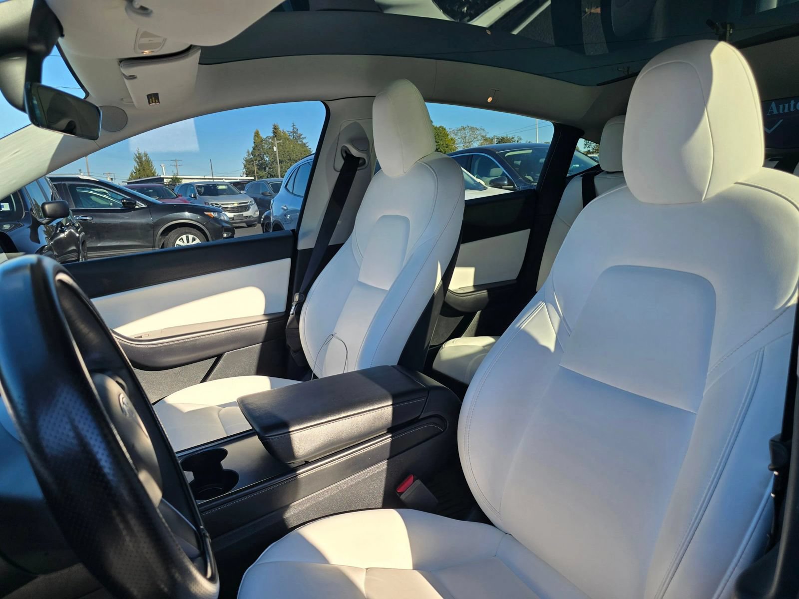 Used 2021 Tesla Model Y Long Range AWD/4WD image 21