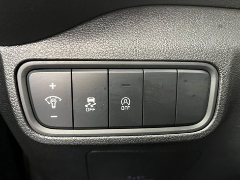 Used 2025 Kia Soul LX w/ LX Technology Package image 18