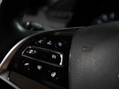 Used 2018 Cadillac Escalade Luxury image 26