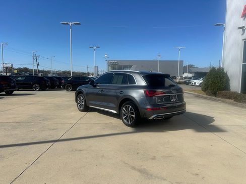 Used 2023 Audi Q5 2.0T Prestige w/ Prestige Package image 9