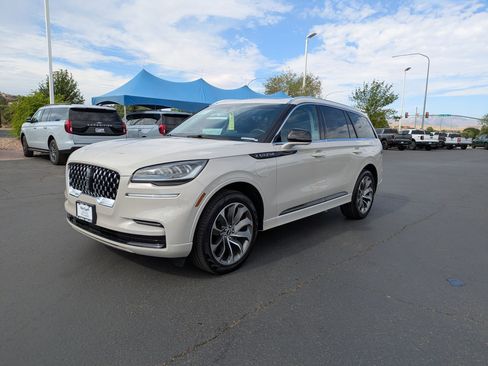 Used 2023 Lincoln Aviator Grand Touring image 7