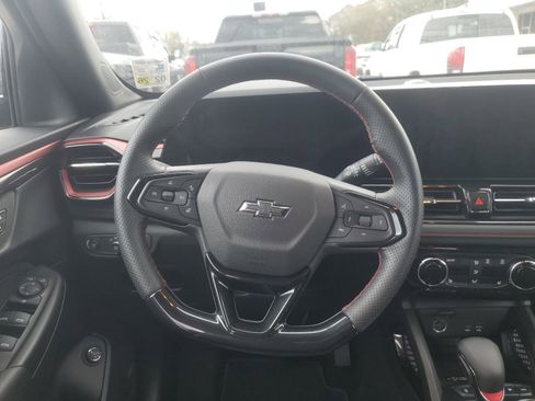 Used 2025 Chevrolet TrailBlazer RS w/ Convenience Package image 11