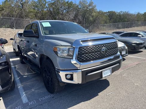 Used 2020 Toyota Tundra SR5 w/ SR5 Upgrade Package image 2