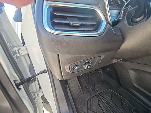 Used 2024 Chevrolet Equinox LT AWD/4WD image 32