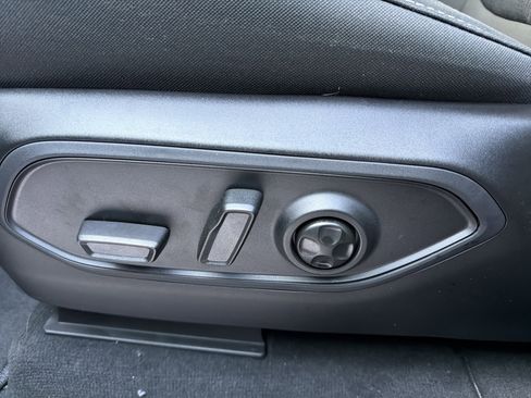 New 2025 Jeep Grand Cherokee Laredo X w/ Luxury Tech Group I image 9