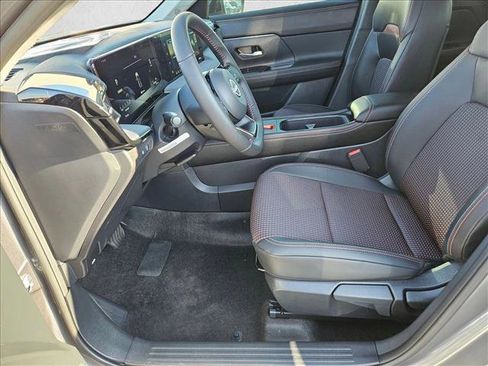 New 2026 Nissan Kicks SR image 4