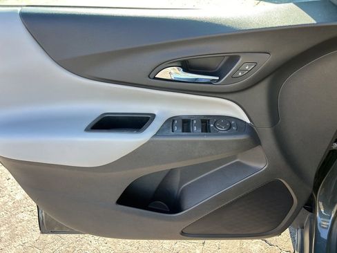 Used 2020 Chevrolet Equinox LS image 14