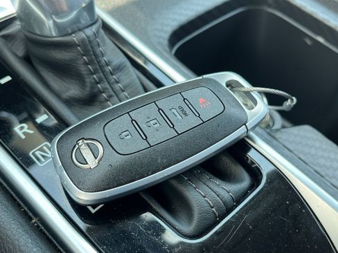 Used 2025 Nissan Sentra SV FWD image 21