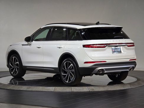 New 2026 Lincoln Corsair Reserve image 5