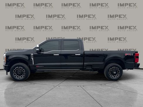 Used 2023 Ford F350 Platinum image 2